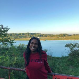 Meet your Posher, Salisha